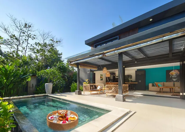 Gorgeous Fizia In Bingin Center Villa