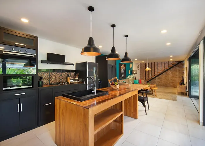Gorgeous Fizia In Bingin Center Villa Uluwatu (Bali)